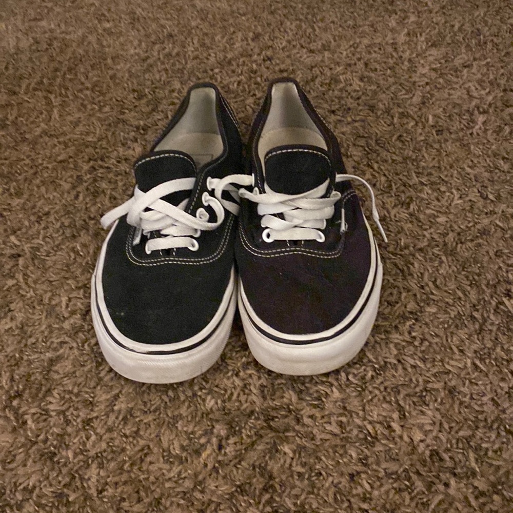 MENS SIZE 8.5 & WOMENS SIZE 10 BLACK VANS SHOES